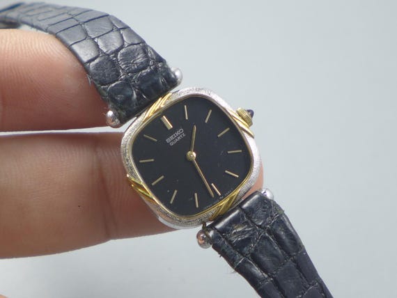 Vintage Seiko Gold Plate 1400 7020 Black Dial Lady Quartz Watch