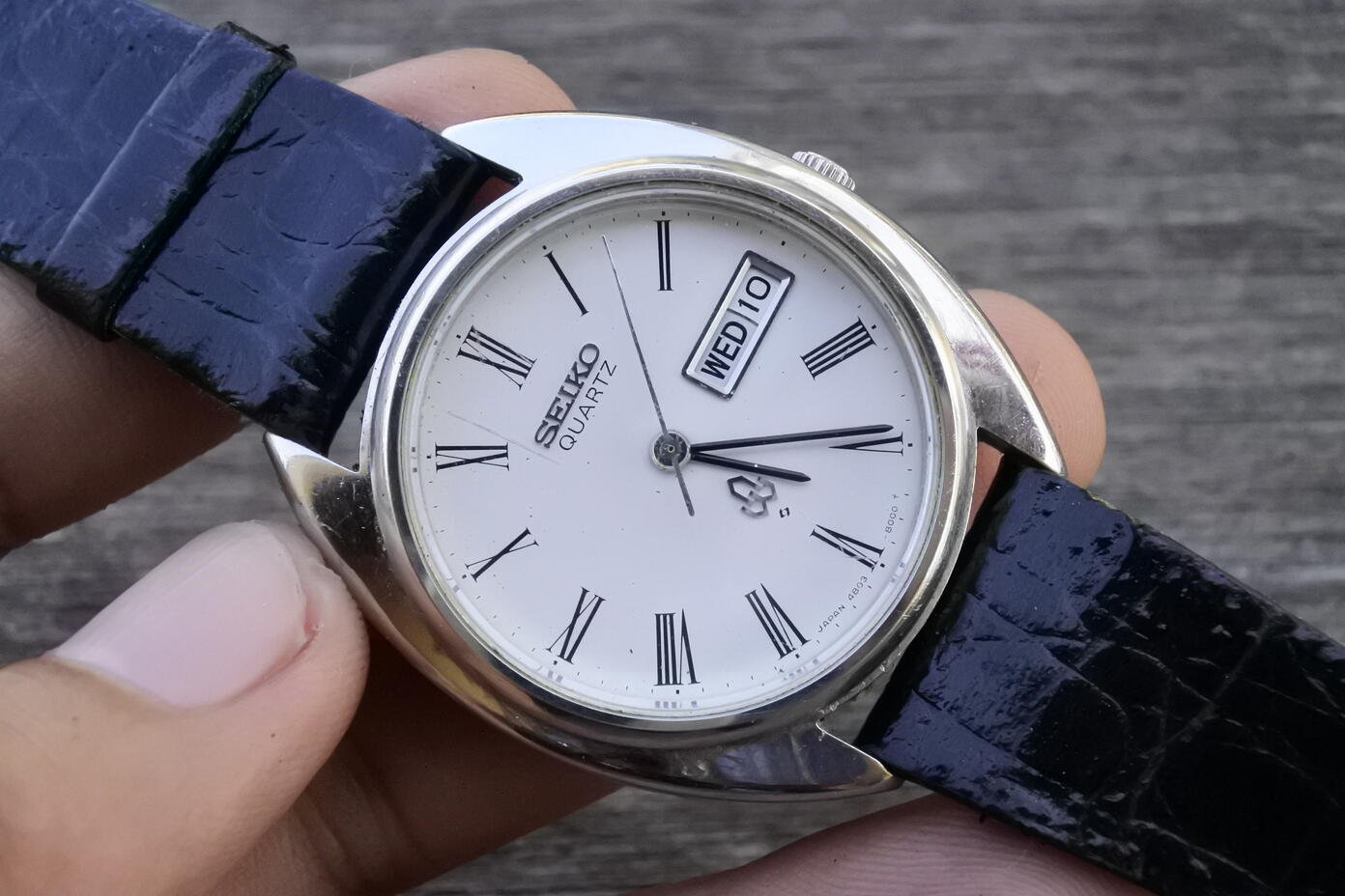 Vintage Seiko 4803 8000 Roman Numeral Dial Men Quartz Watch Japan