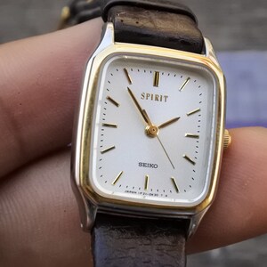 SEIKO SPIRITシルバーレディース 1F21 5B20クォーツ時計