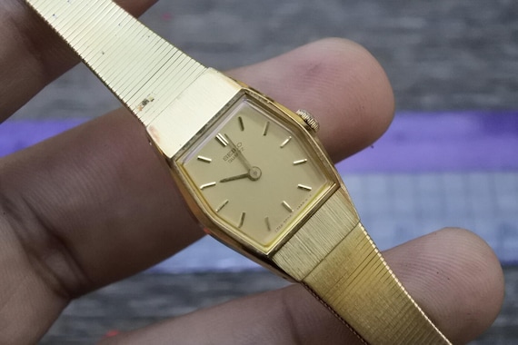 Vintage Seiko Gold Plated 2C20 5790 Yellow Dial Lady Quartz Watch