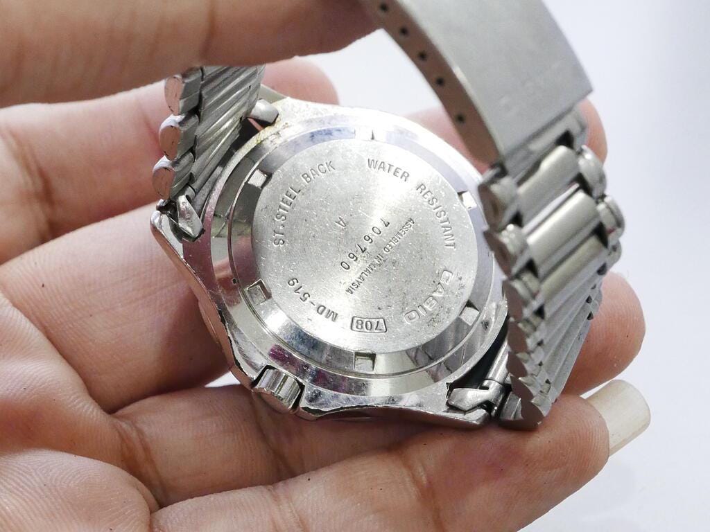 Vintage Casio Driver 708 MD 516 Gray Dial Men Quartz Watch Japan