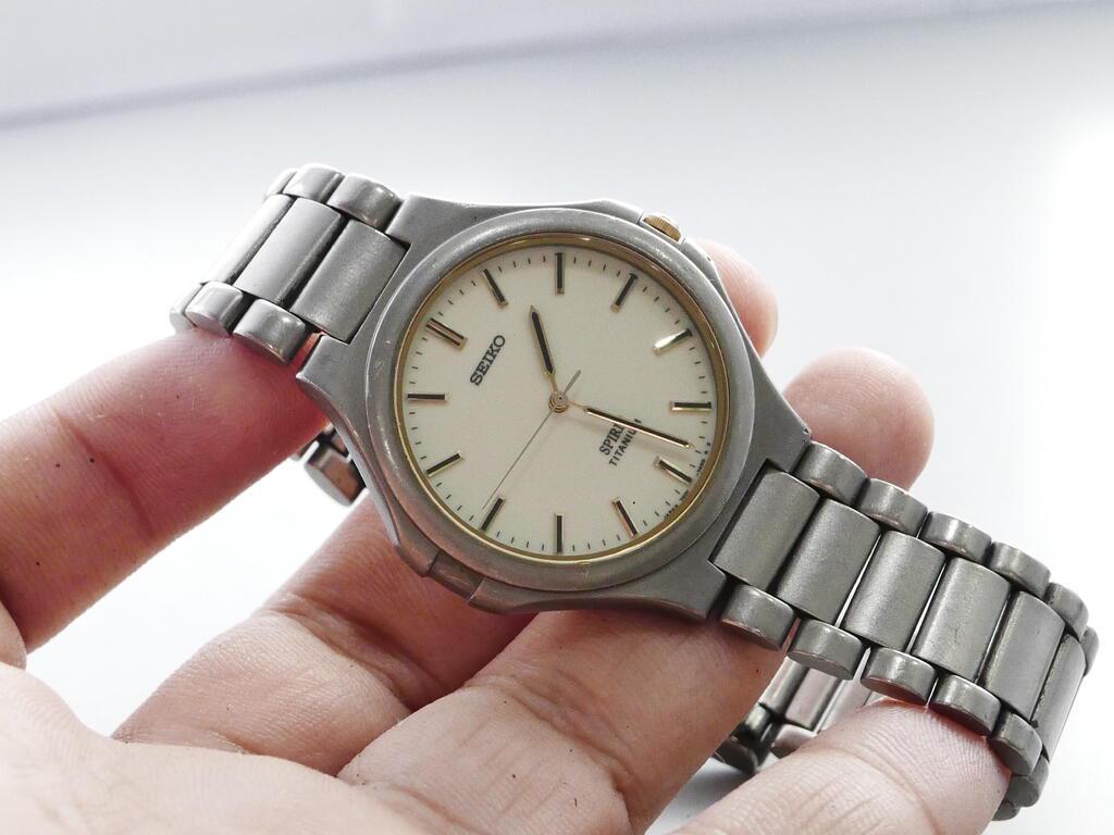 Vintage Seiko Spirit Titanium 7N01 7100 IRIDESCENT DIAL Men Quartz