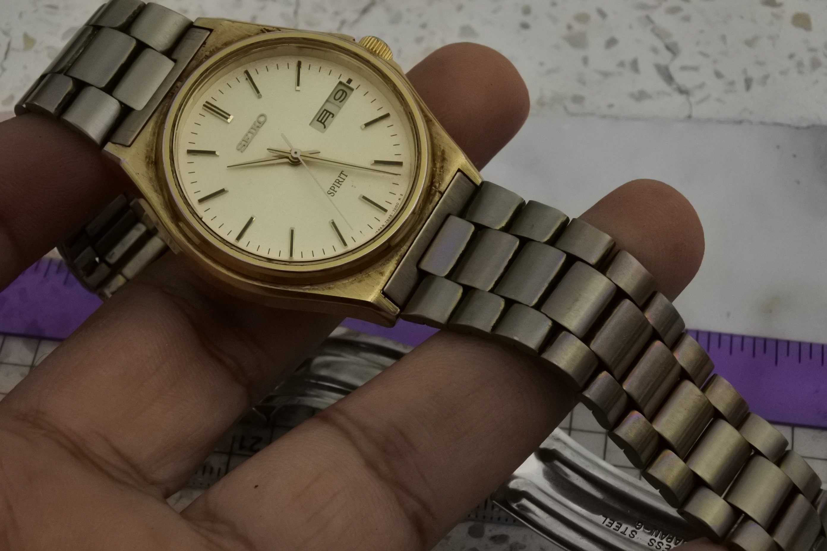 Vintage Seiko Spirit 7N48 7000 Yellow Dial Men Quartz Watch Japan