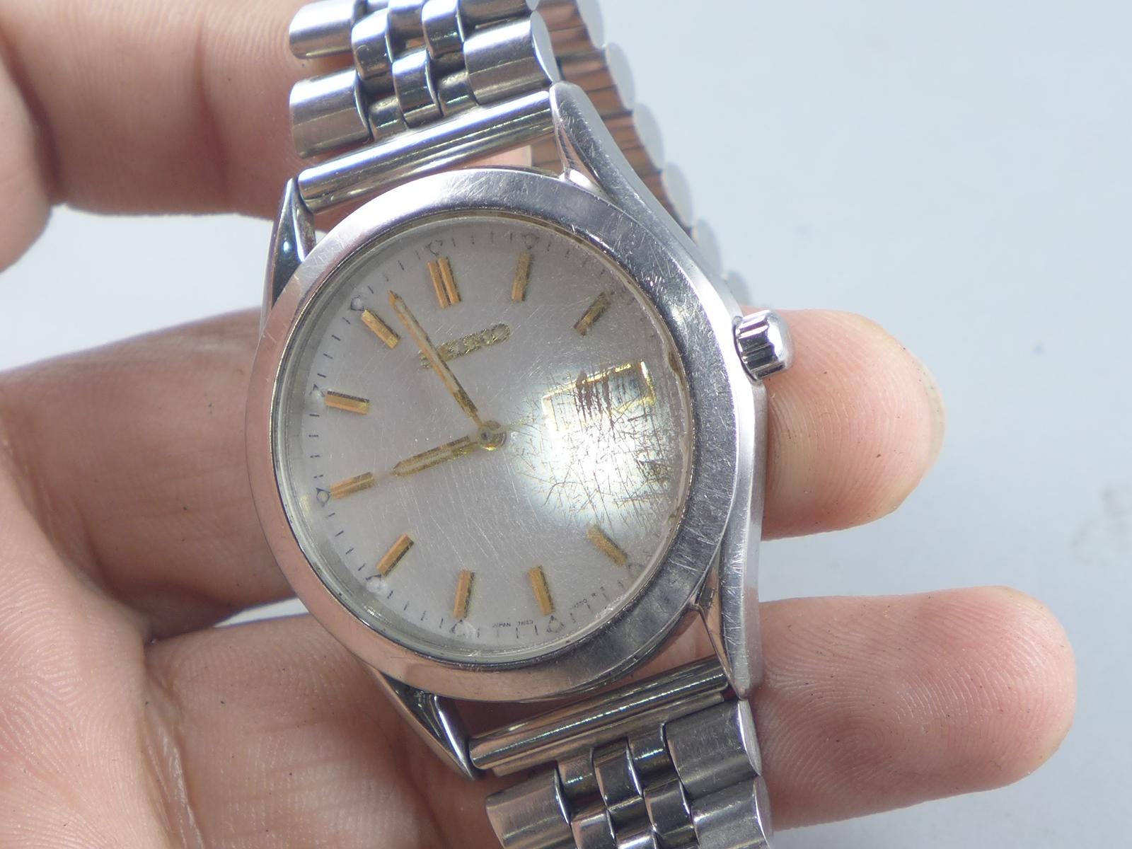 Vintage Seiko 7N43 9080 White Dial Men Quartz Watch Japan JDM