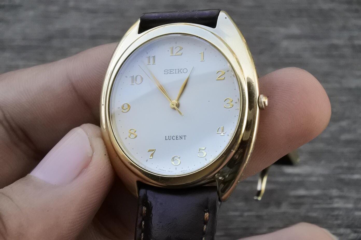 時計 SEIKO. LUCENT Vintage Seiko Lucent Year 1995 5E21 6E50 Dress Men Quartz Watch