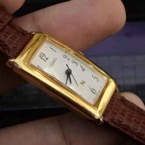 Vintage Seiko N 4N21 5250 White Dial Lady Quartz Watch Japan Square Tank Shape 20mm