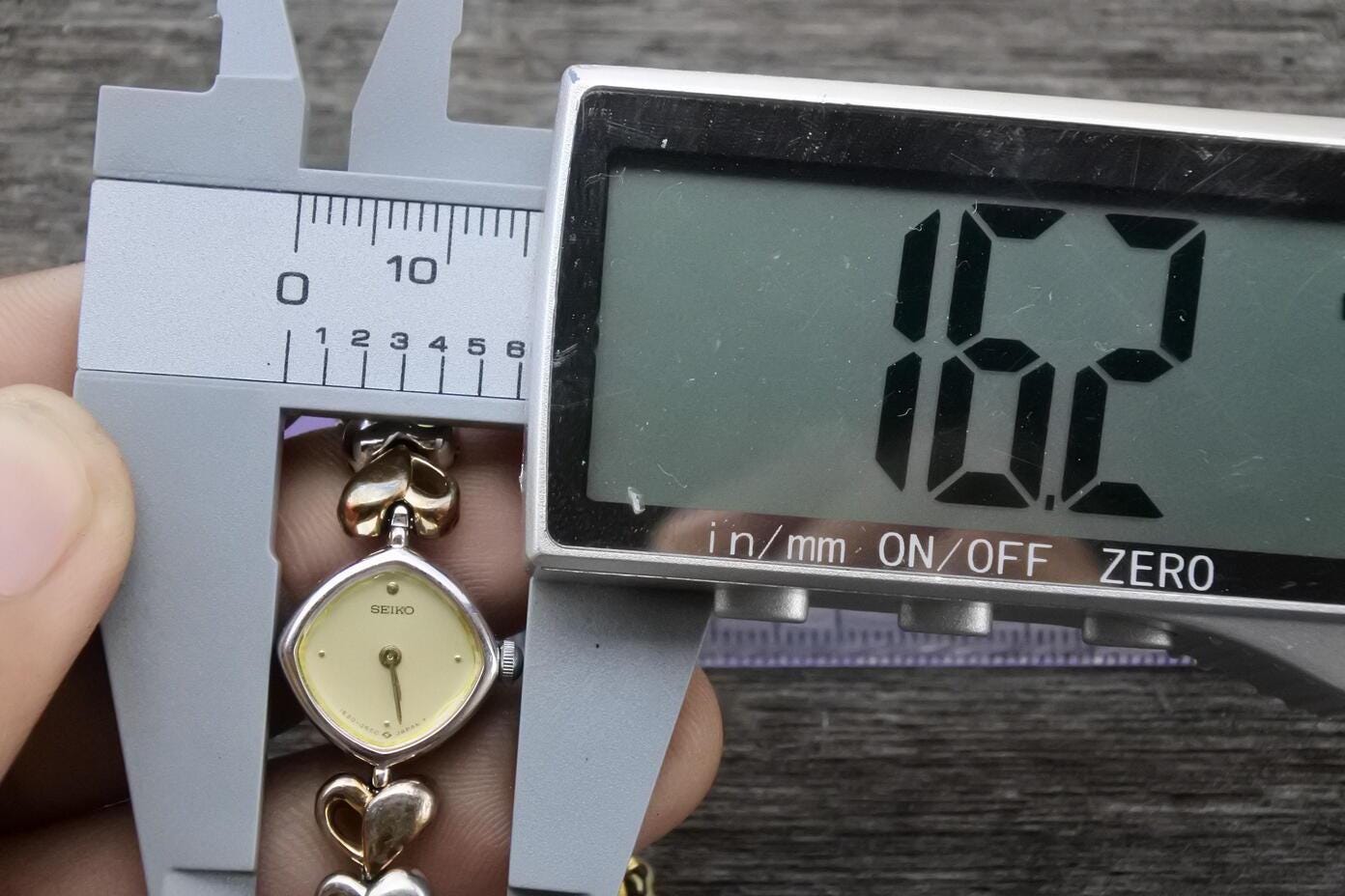 Vintage Seiko 1E20 5280 Integrated Bracelet Lady Quartz