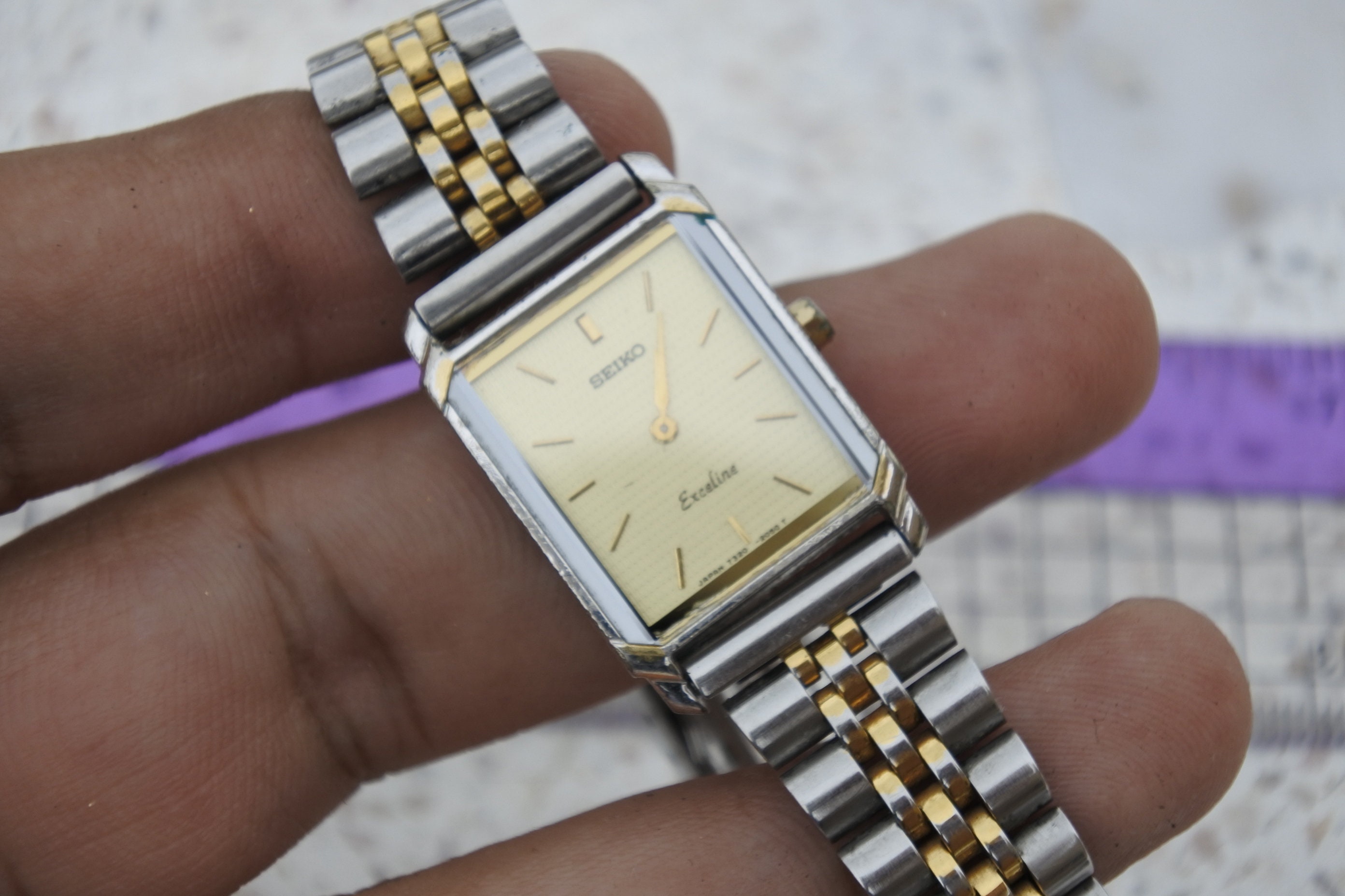 Vintage Seiko Exceline 7320 6570 Yellow Dial Lady Quartz Wrist