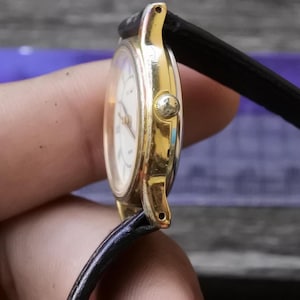 Vintage Seiko The League 2P21 0A90 Roman Numeral Dial Lady Quartz Watch Japan Round Shape 24mm
