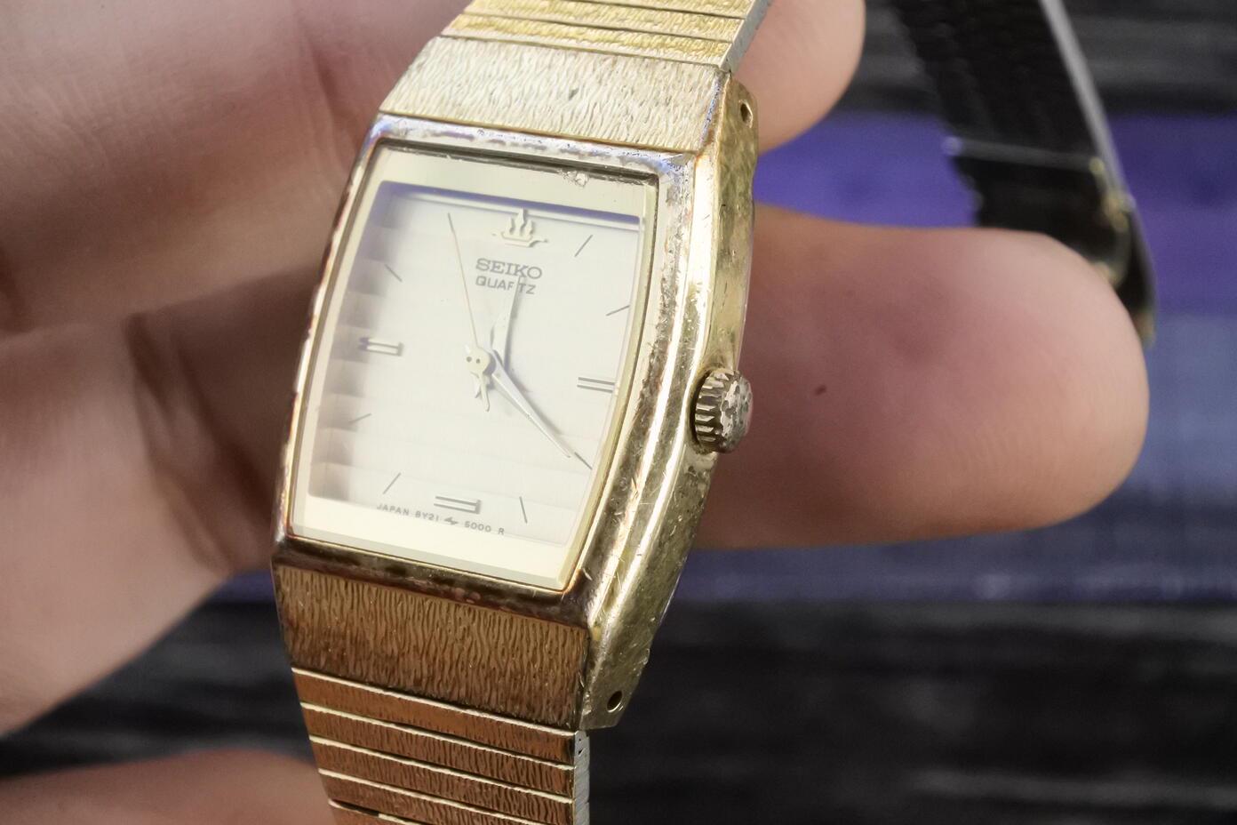 Vintage Seiko 8Y21 5000 Textured Dial Lady Quartz Watch Japan