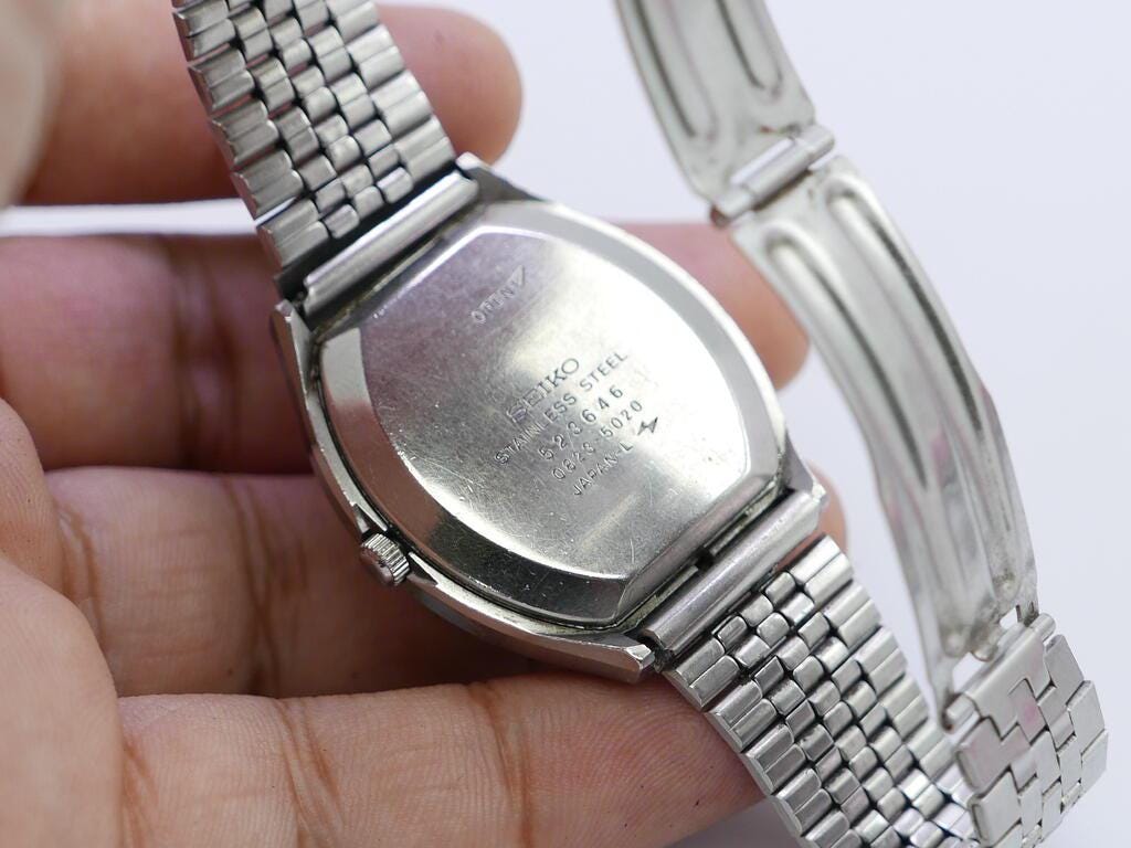 Vintage Seiko QT 0823 5020 Textured Dial Men Quartz Watch Japan
