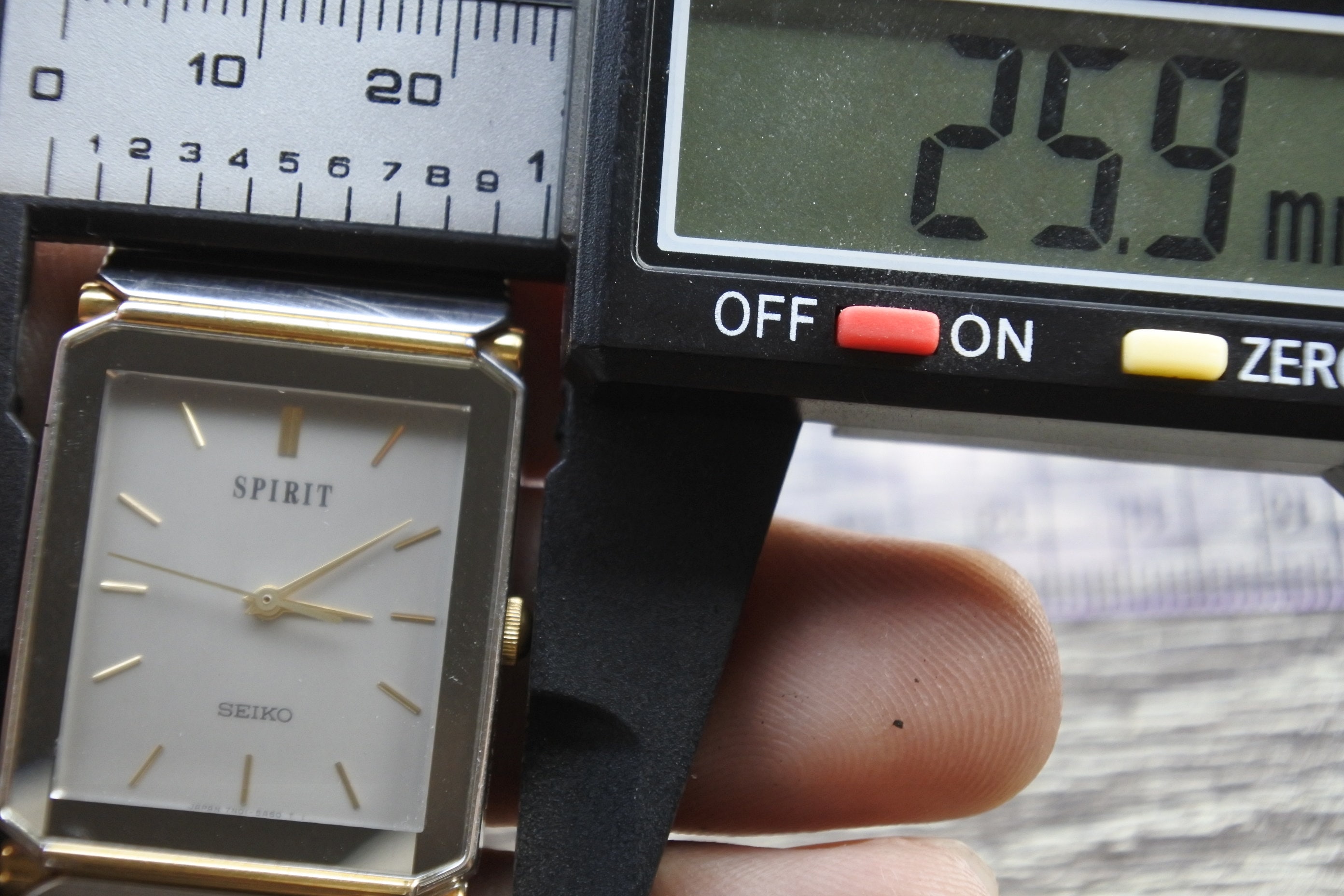 Vintage Seiko Spirit 7N01 5A50 Men Quartz Watch Japan Square Tank