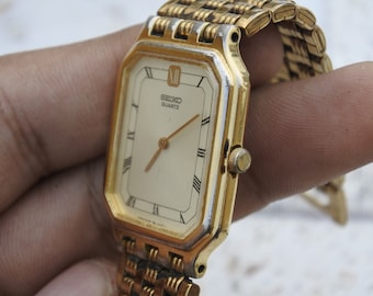 Vintage Seiko 5Y30 5D60 Roman Numeric Dial Unisex Quartz
