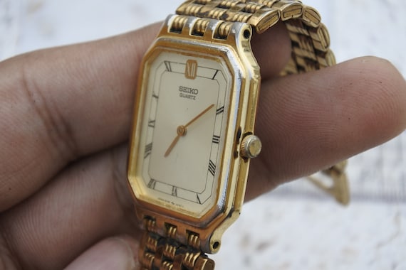 Vintage Seiko 5Y30 5D60 Roman Numeric Dial Unisex Quartz