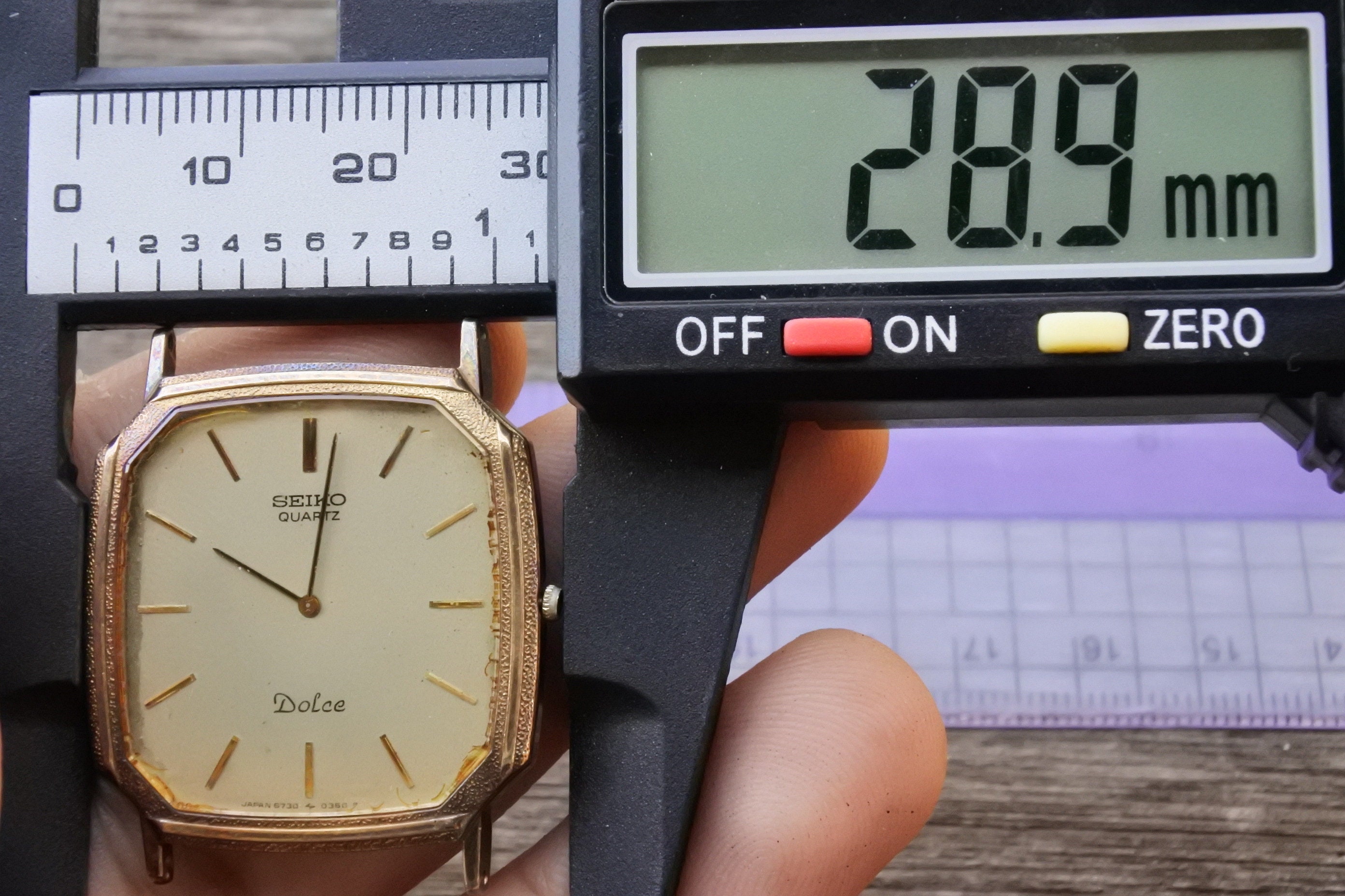 SEIKO◆ドルチェ◆薄型クォーツ時計◆6730-0030腕時計1990年型 SEIKO◇ドルチェ◇薄型クォーツ時計◇6730-0030腕時計1990年型