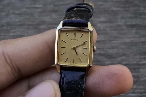 Vintage Seiko 4N21 5090 Yellow Dial Men Quartz Watch Japan