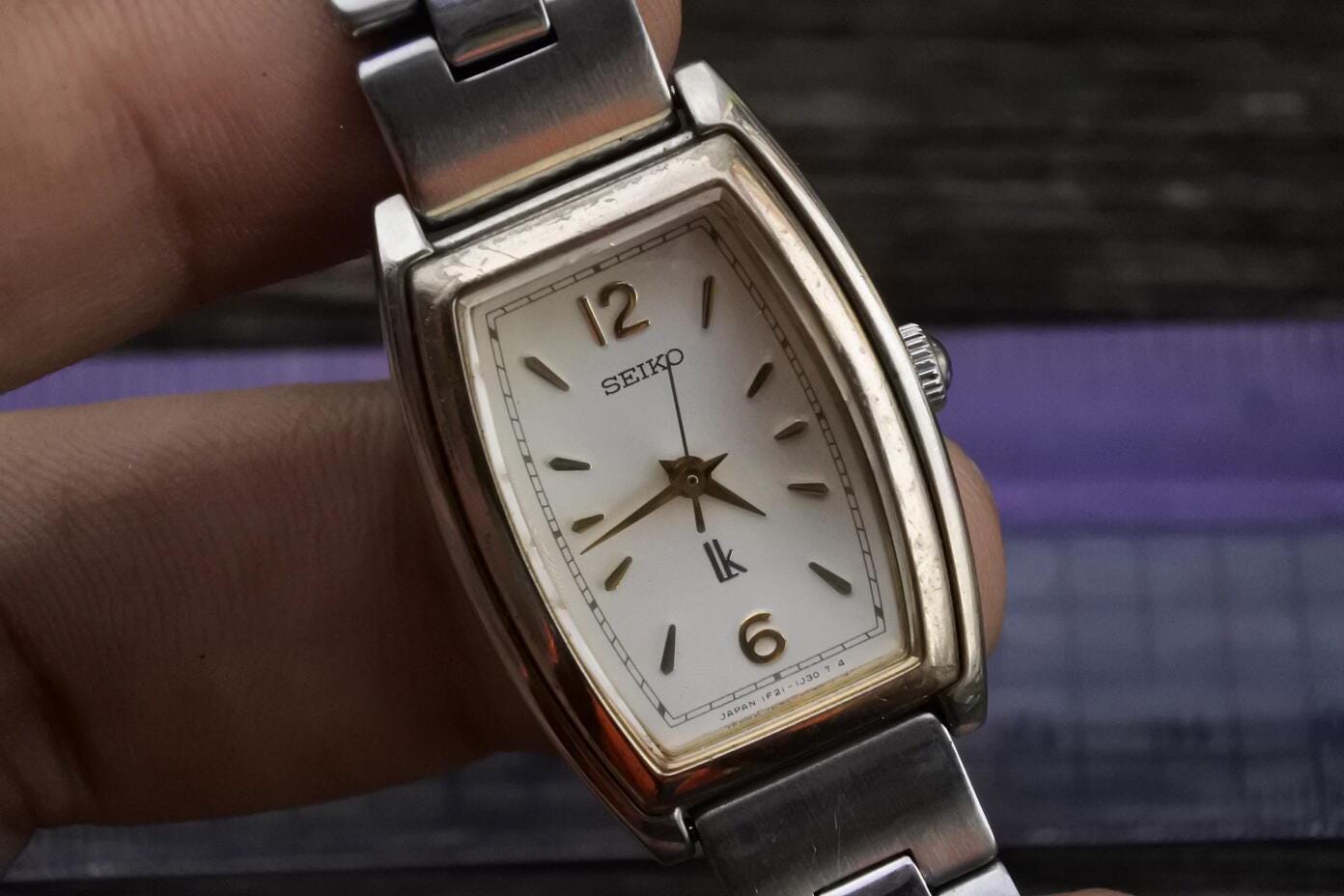 Vintage Seiko Lukia 1F21 5D40 White Dial Lady Quartz Watch Japan