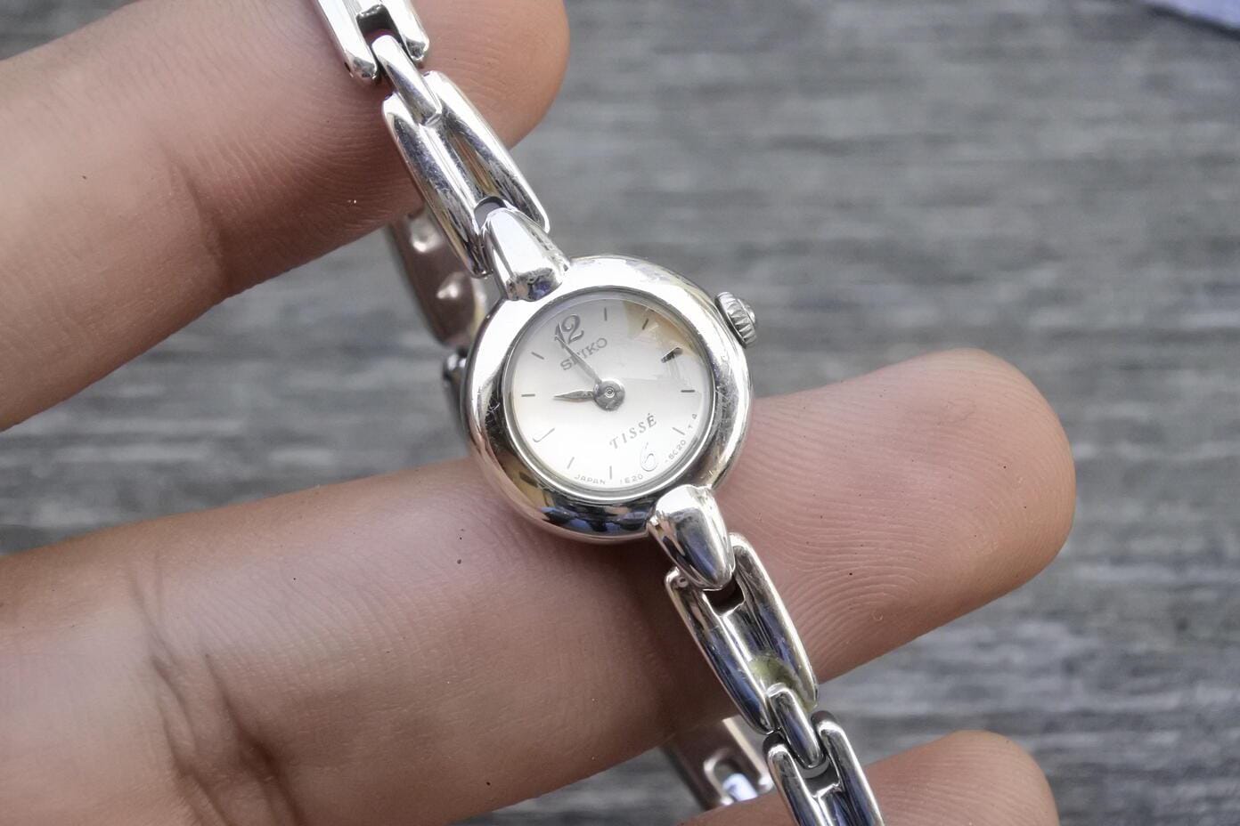 Vintage Seiko Tisse 1E20 2A20 Integrated Bracelet Lady Quartz