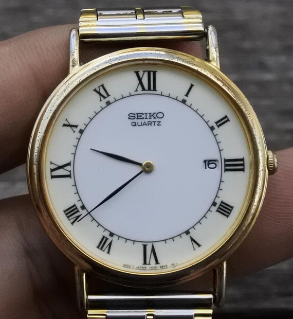 Vintage Seiko 7N29 8A00 Roman Numeral Dial Men Quartz Watch