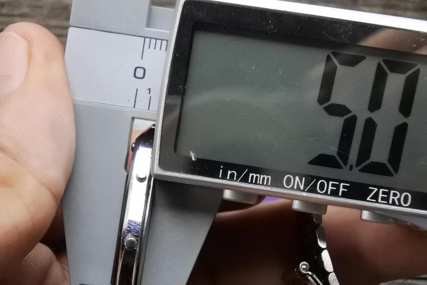 ヴィンテージ カシオ 145 SA 52 スリム LCD デジタル メンズ クォーツ 