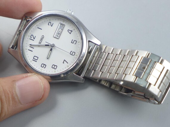 Vintage Seiko 7N43 9011 White Dial Men Quartz Watch Japan JDM