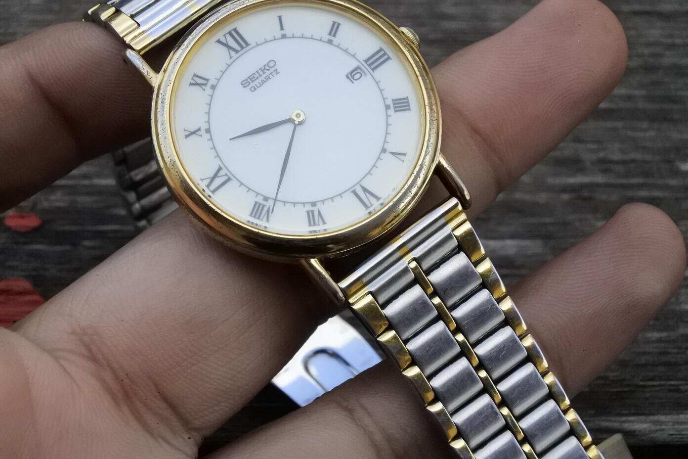 Vintage Seiko 7N29 8A00 Roman Numeral Dial Men Quartz Watch Japan 