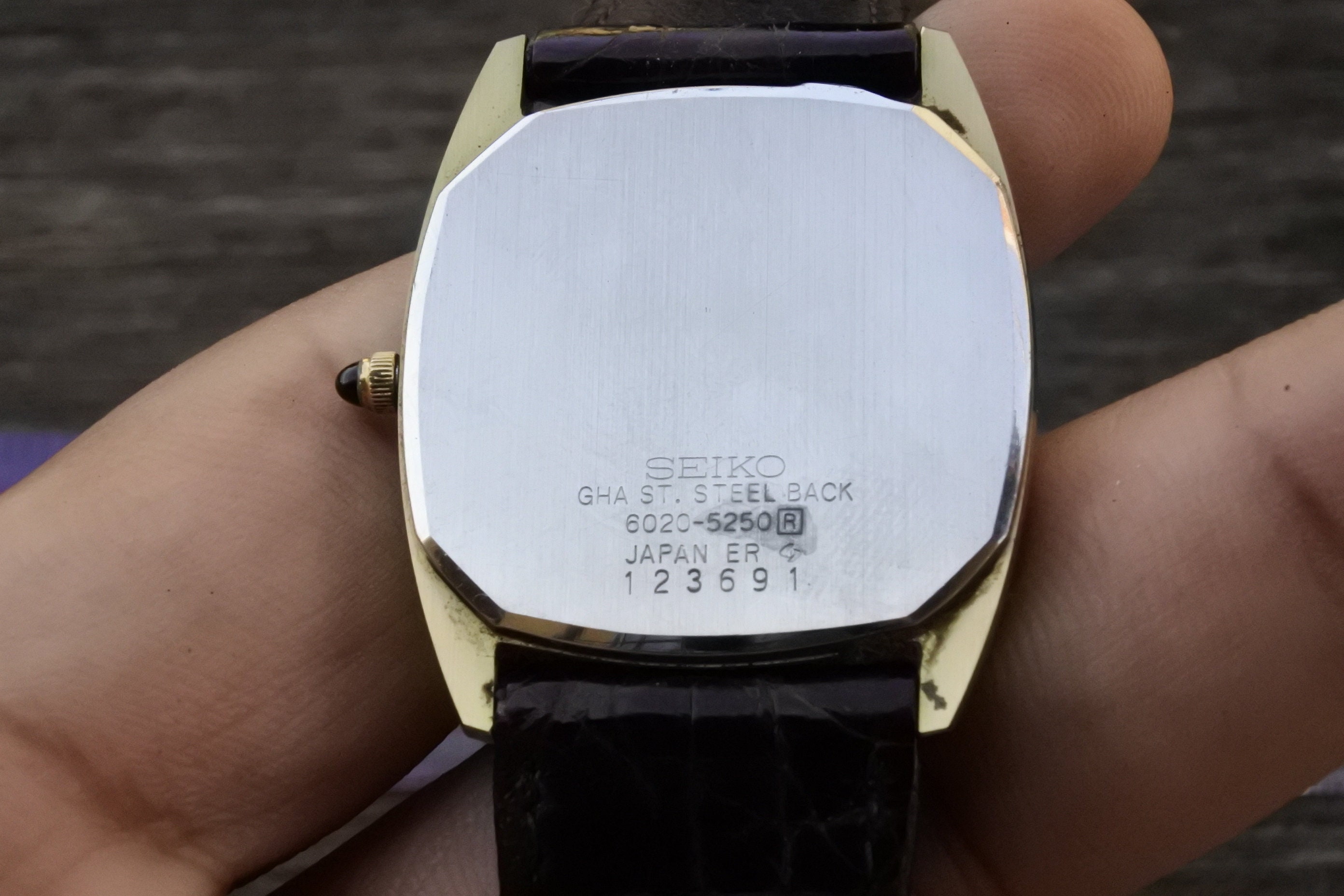 Vintage Seiko Dolce GHA CASE 6020 5250 Men Quartz Watch Japan