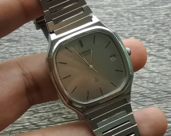 Vintage Watch Japan JDM Seiko Quartz Men Cushion Shape Silver Color