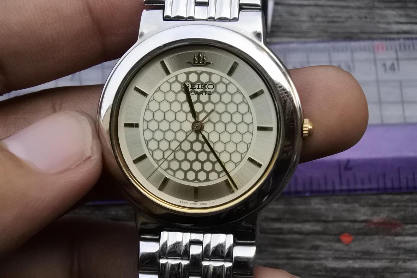 Vintage Seiko Galaxy V701 1K10 Pattern Dial Lady Quartz Watch 