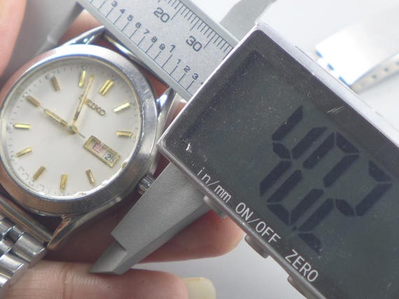Vintage Seiko 7N43 9080 White Dial Men Quartz Watch Japan JDM
