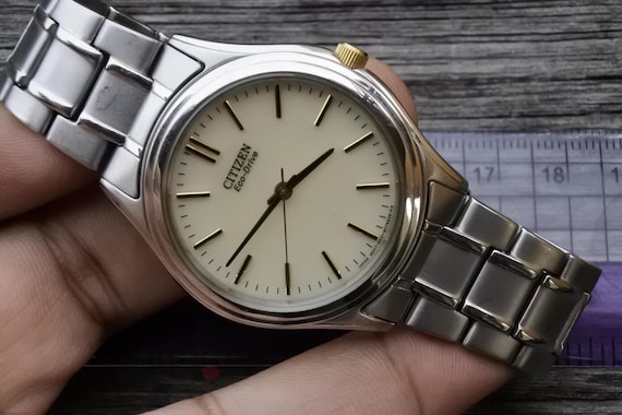 Vintage Citizen ECO Drive White Dial Men Quartz Watch Japan Round