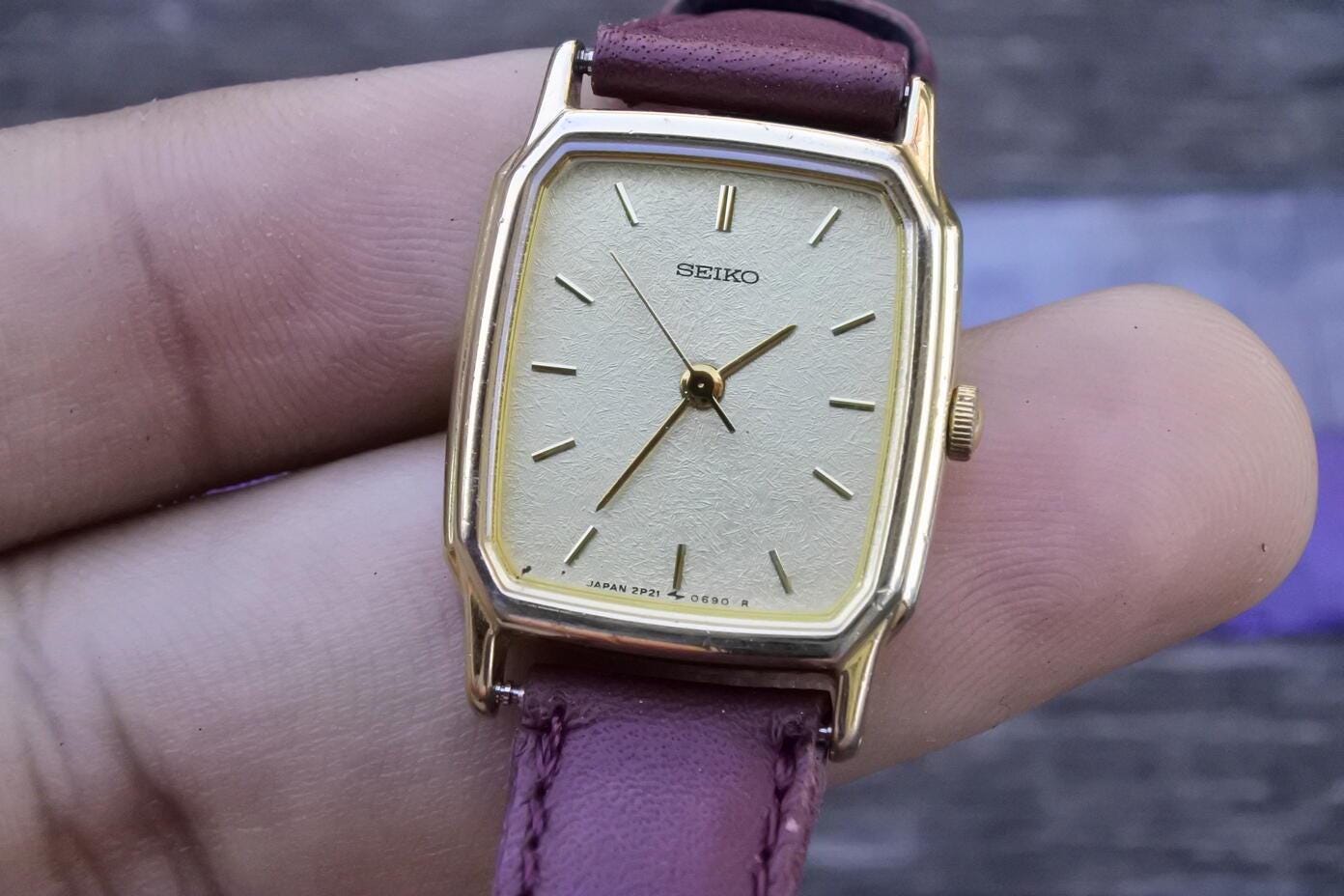 Vintage Seiko Gold Plate 2P21 5220 Yellow Dial Lady Quartz