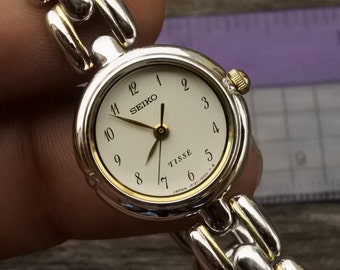 Vintage Seiko Tisse 1F21 0J50  White Dial Lady Quartz Watch Japan Oval Shape 20mm
