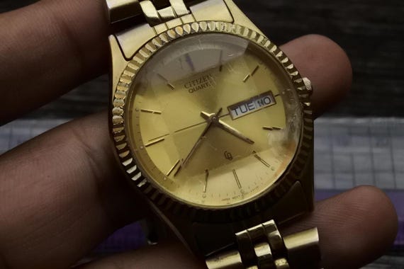 Vintage Citizen 6100 Yellow Dial Men Quartz Watch Japan JDM