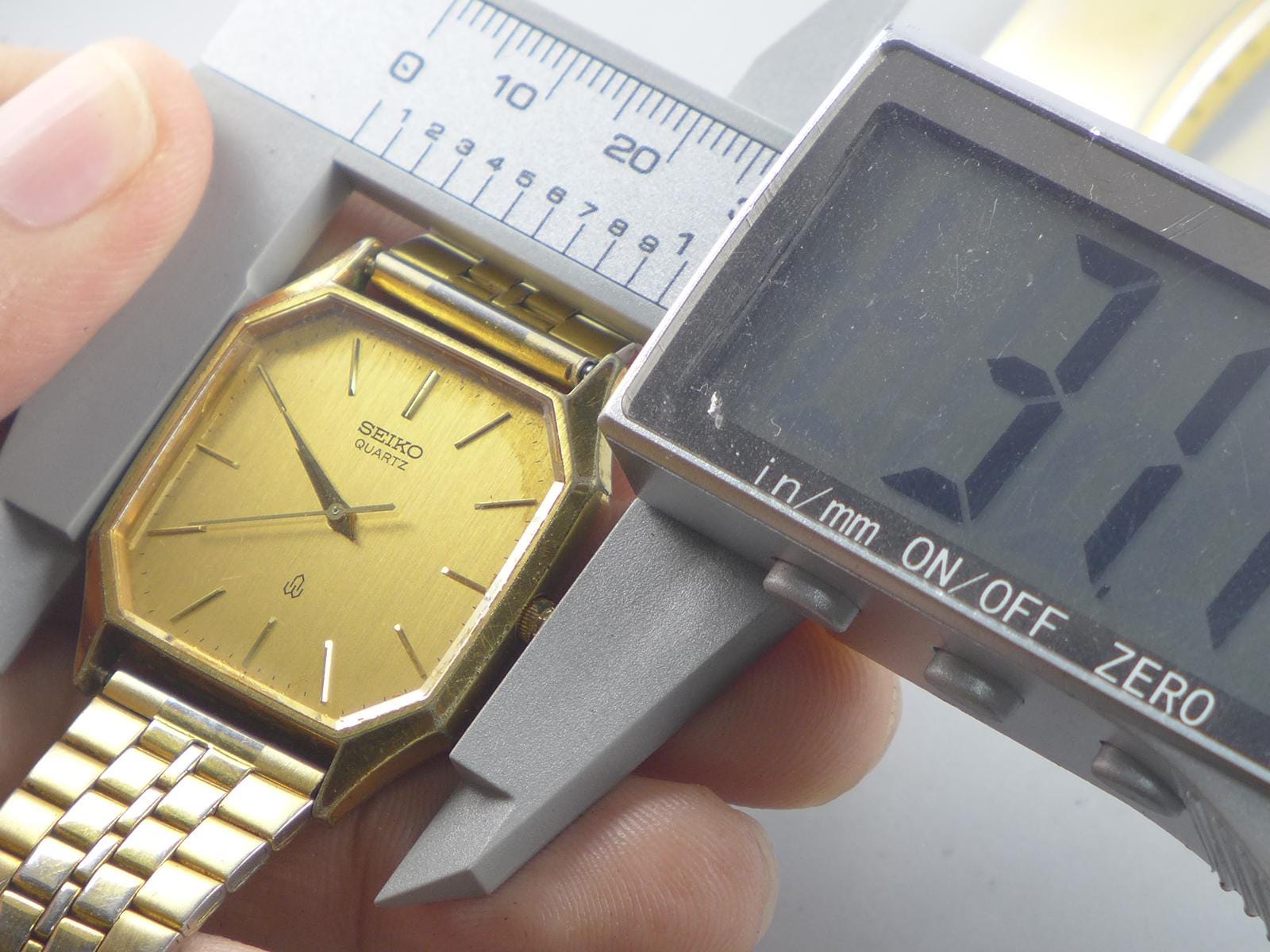 メンズ SEIKO シャリオ 6030-5470 オクタゴン 電池交換済 ヴィンテージ