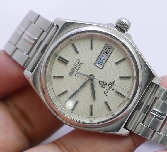 Vintage Seiko Silverwave 8229 700A White Dial Men Quartz Watch