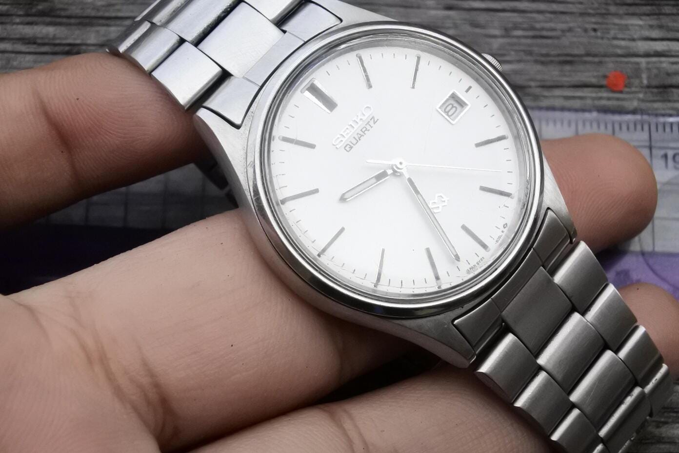 Vintage Seiko SQ 5Y22 8020 White Dial Men Quartz Watch Japan Round 
