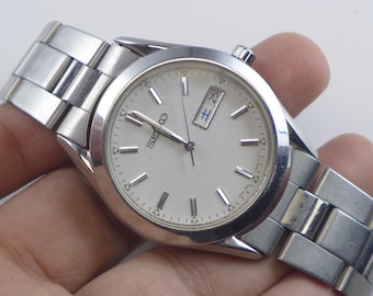 Vintage Seiko 7N43 9080 White Dial Men Quartz Watch Japan JDM