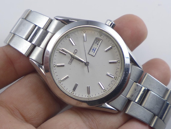 Vintage Seiko 7N43 9080 White Dial Men Quartz Watch Japan JDM