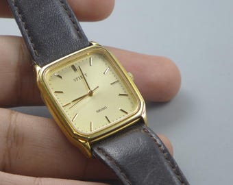 Vintage Seiko Spirit 5E31 5B50 Golden Dial Men Quartz Watch Japan