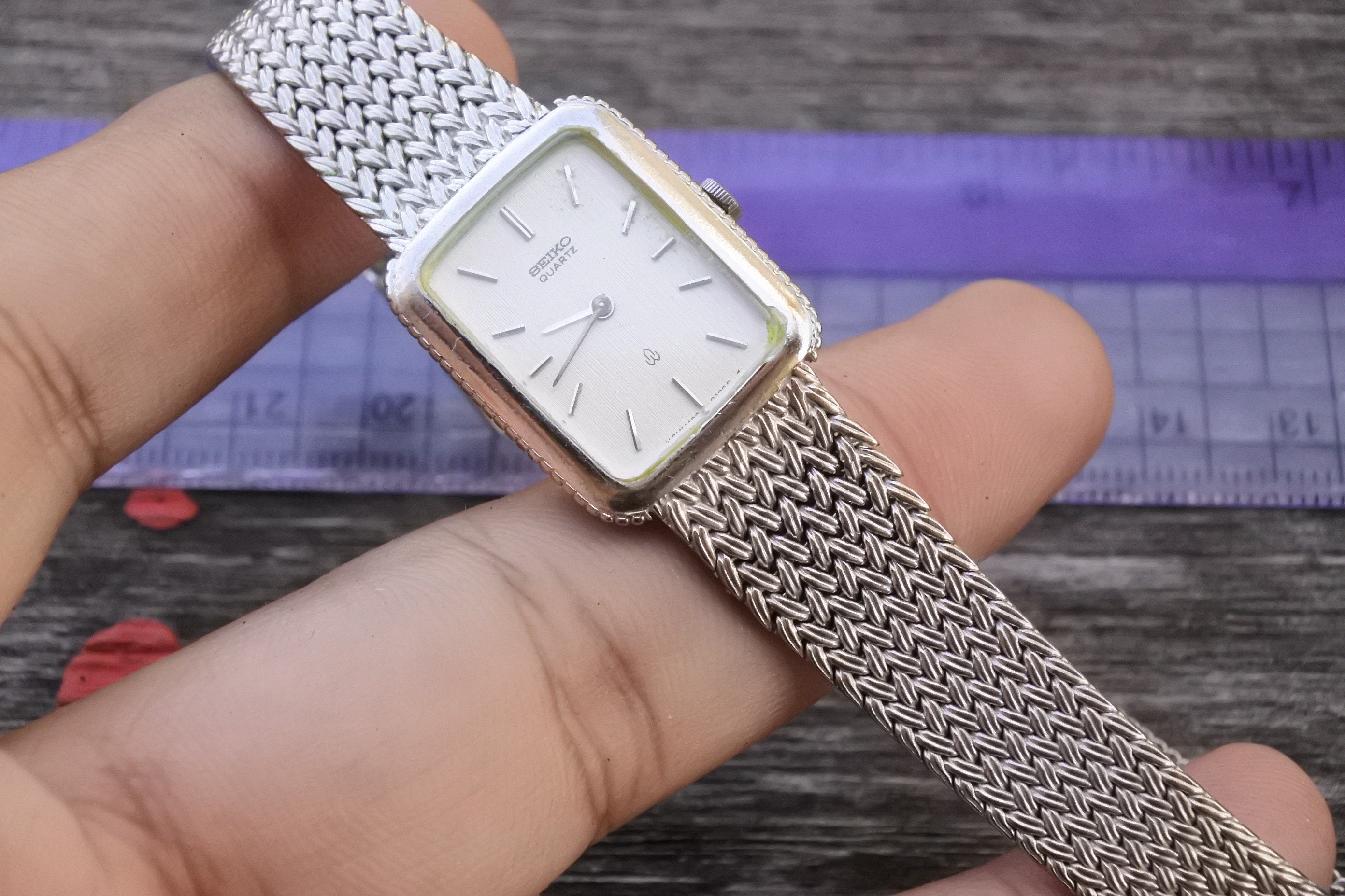 Vintage Seiko 1400 5143 Integrated Bracelet Lady Quartz Watch