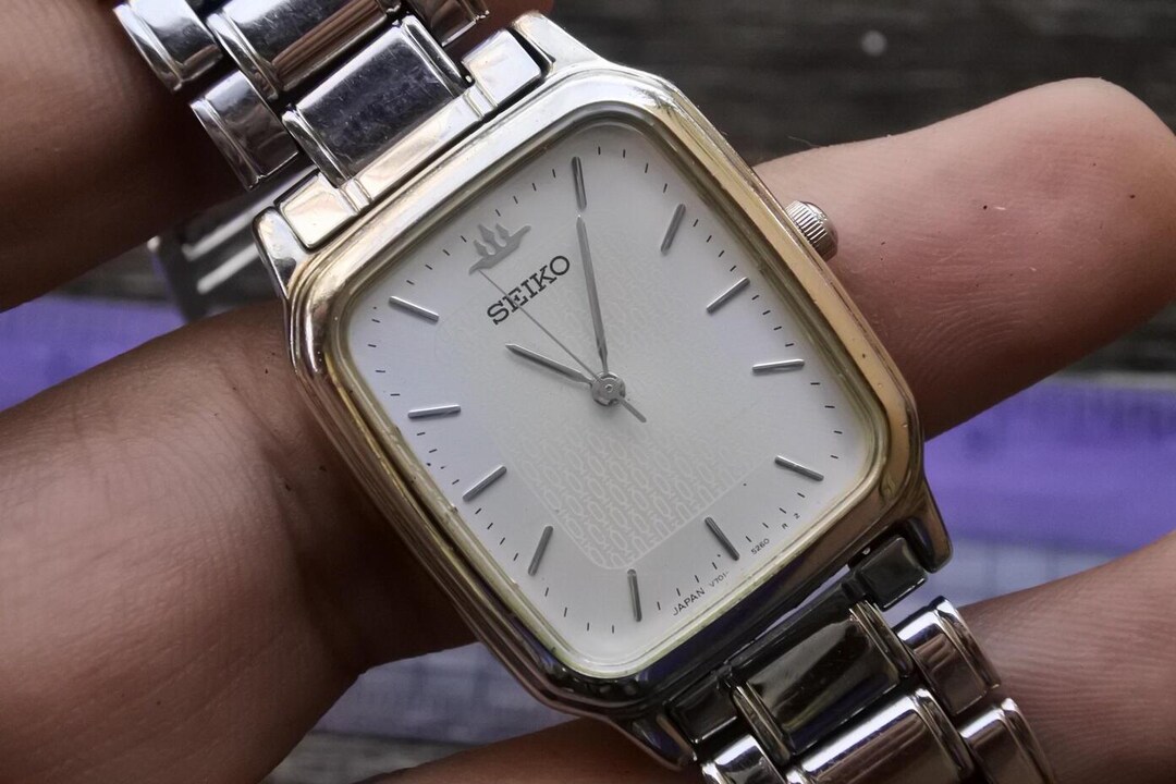 Vintage Seiko Galaxy V701 5140 Texture Dial Men Quartz Watch Japan