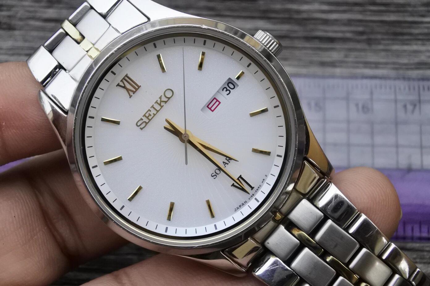 Vintage Seiko Solar V158 0AW0 Roman Numeral Dial Men Quartz Watch