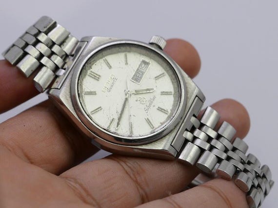 Vintage Seiko Silverwave 8229 700A White Dial Men Quartz Watch