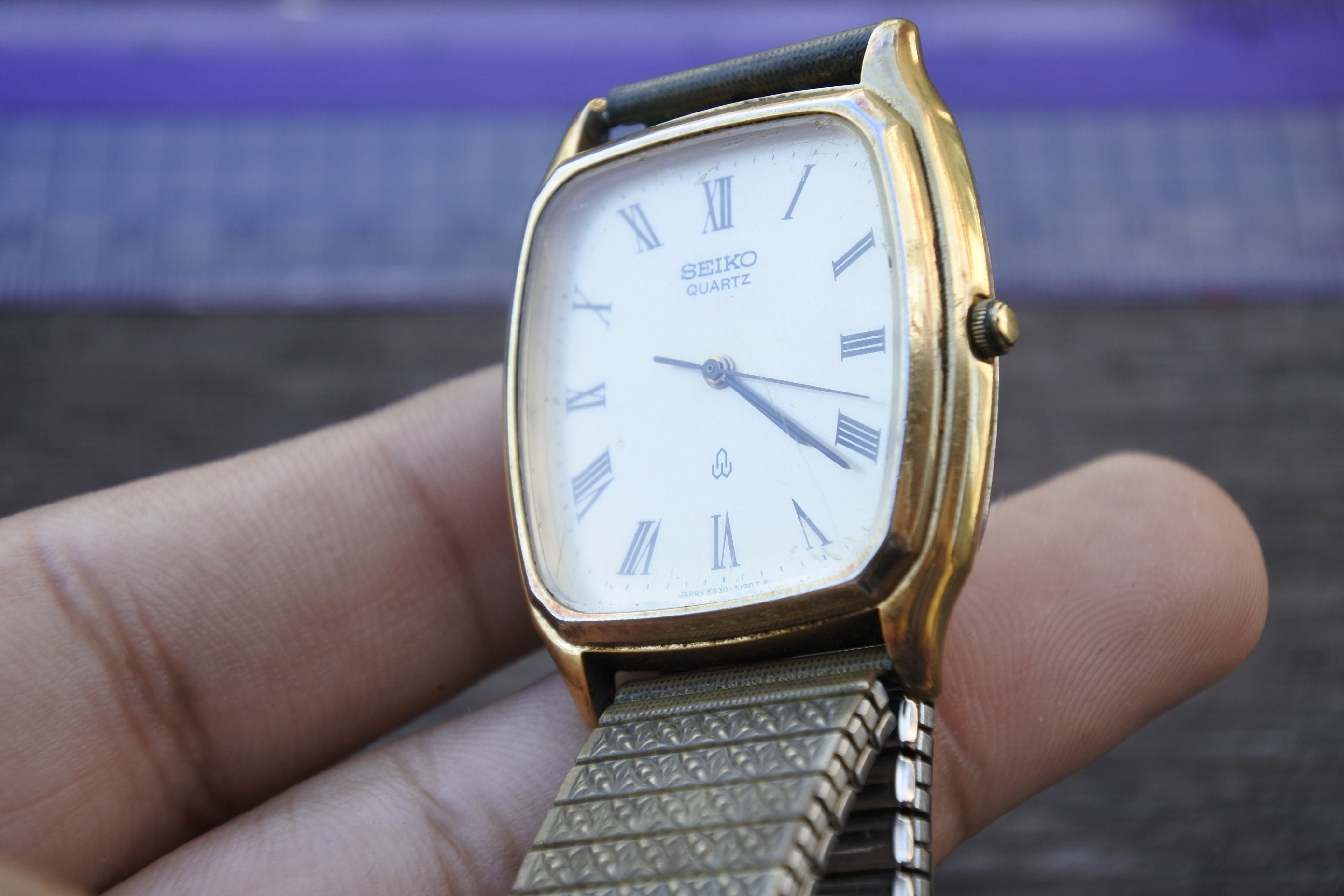 SEIKO Dolce 6030-5250 Quartz Gold Dial Square Vintage Watch