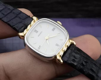 Vintage Seiko 2P21 5340 Roman Numeral Dial Lady Quartz Watch Japan