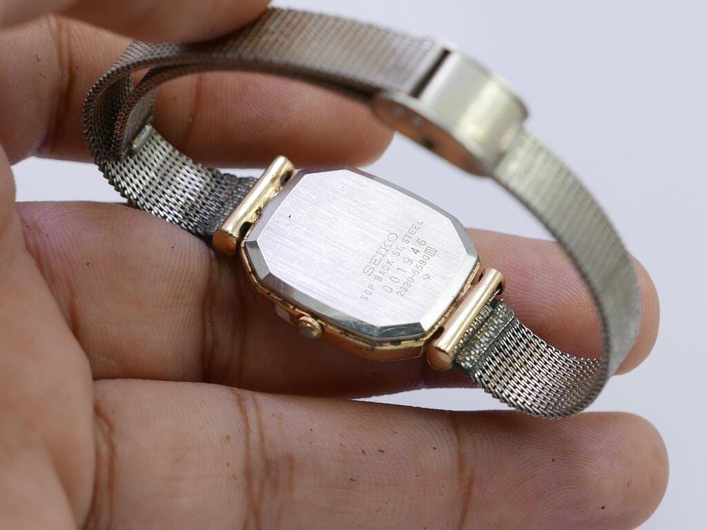 Vintage Seiko Gold Plated 2320 5590 Yellow Dial Lady Quartz Watch Vintage Seiko Gold Plated 2320 5590 Yellow Dial Lady Quartz Watch