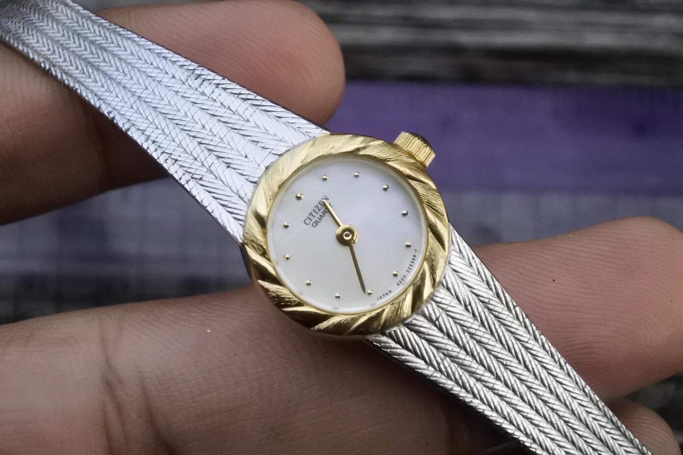 Vintage Citizen Gold Plated 3220 Integrated Bracelet Lady Quartz