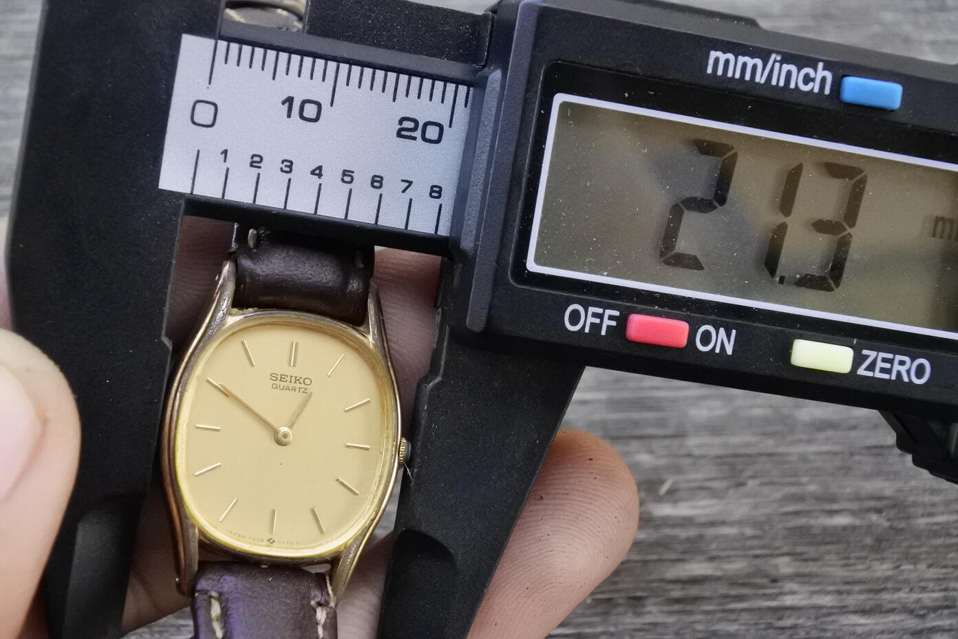 Vintage Seiko Gold Plated 7320 5110 Yellow Dial Lady Quartz Watch