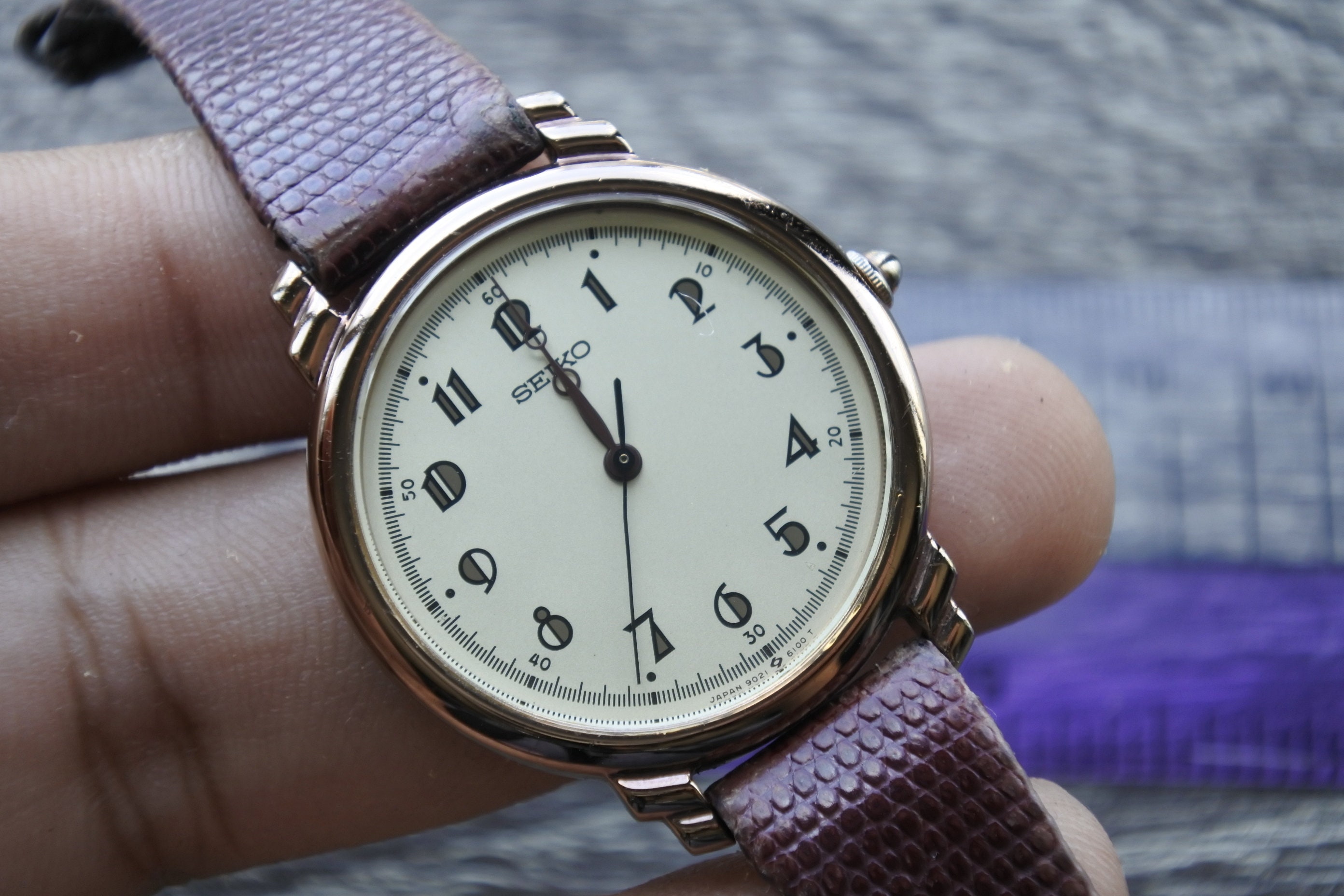 Vintage Seiko 9021 6080 Retro Dial Unisex Quartz Watch Japan